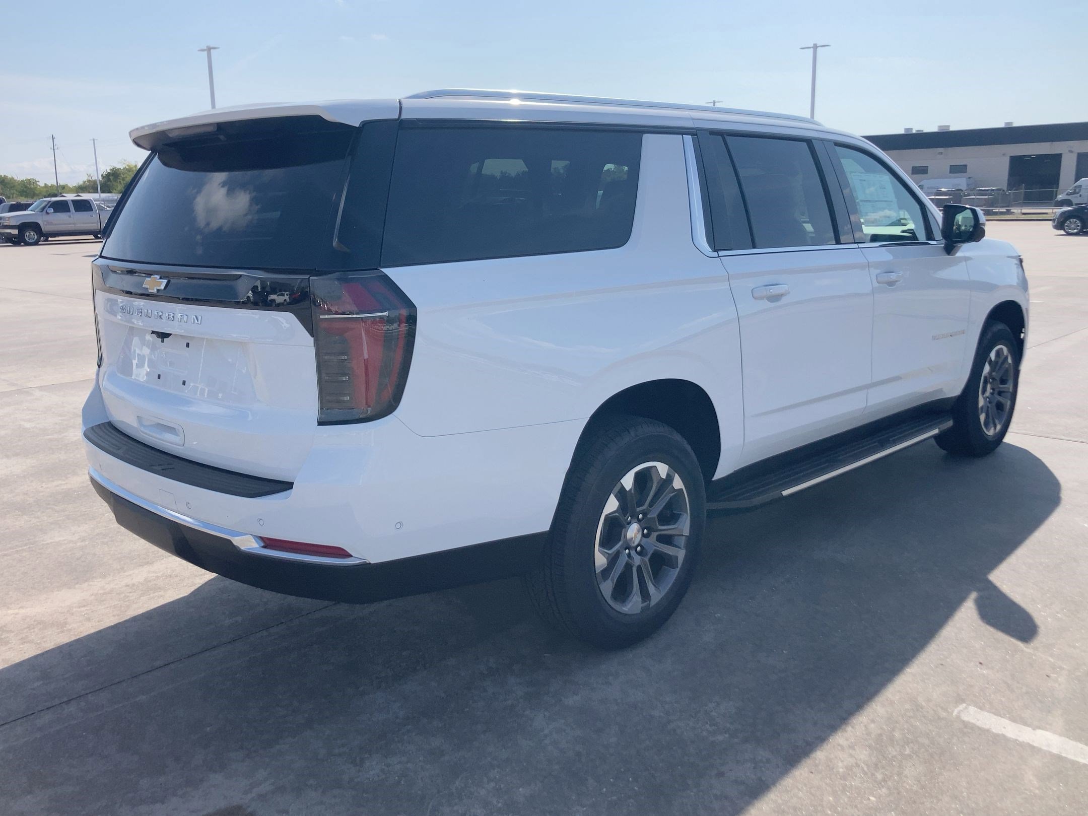 New 2026 Chevrolet Suburban LS image 8