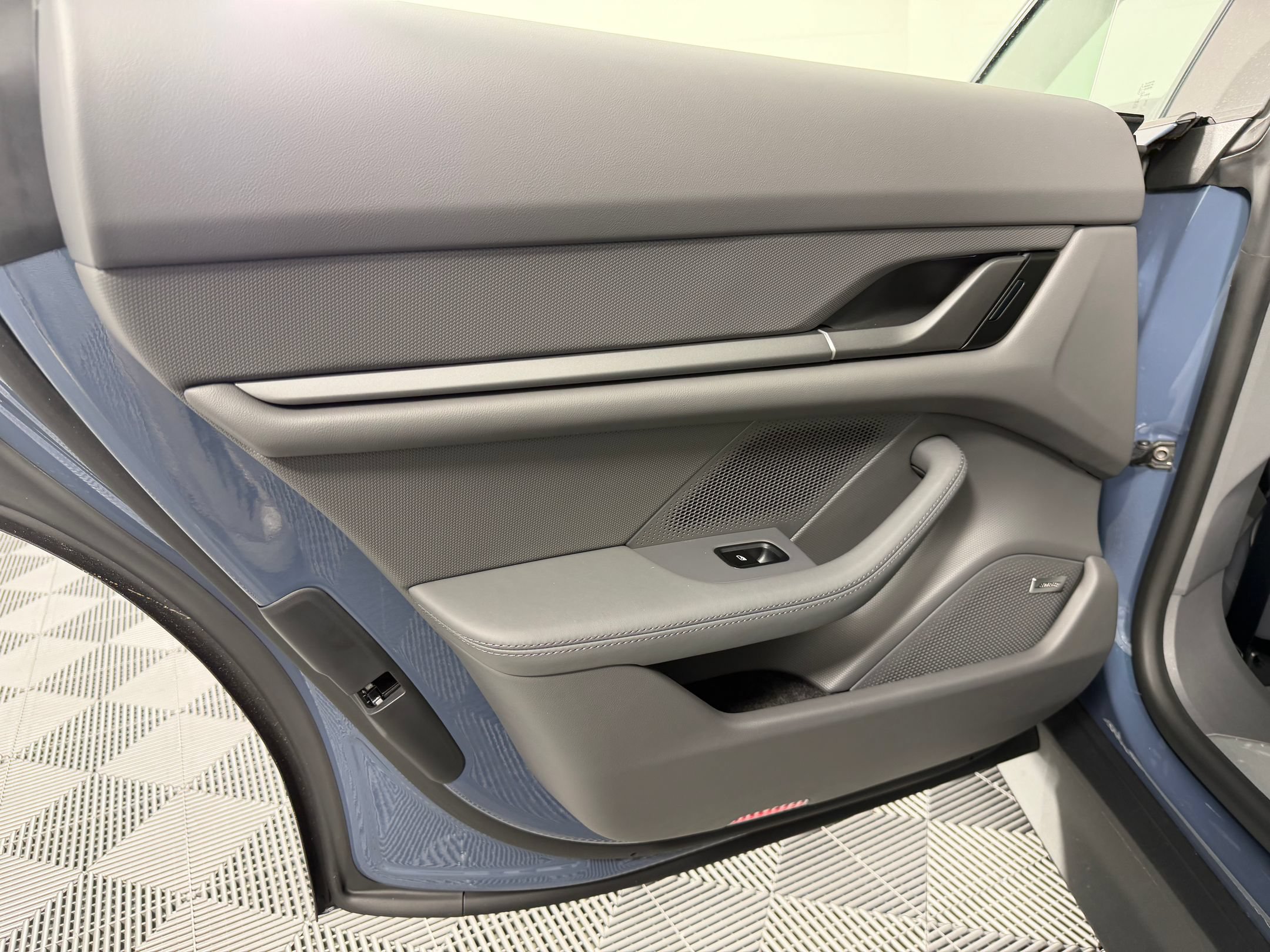 Certified 2026 Porsche Taycan AWD/4WD image 17