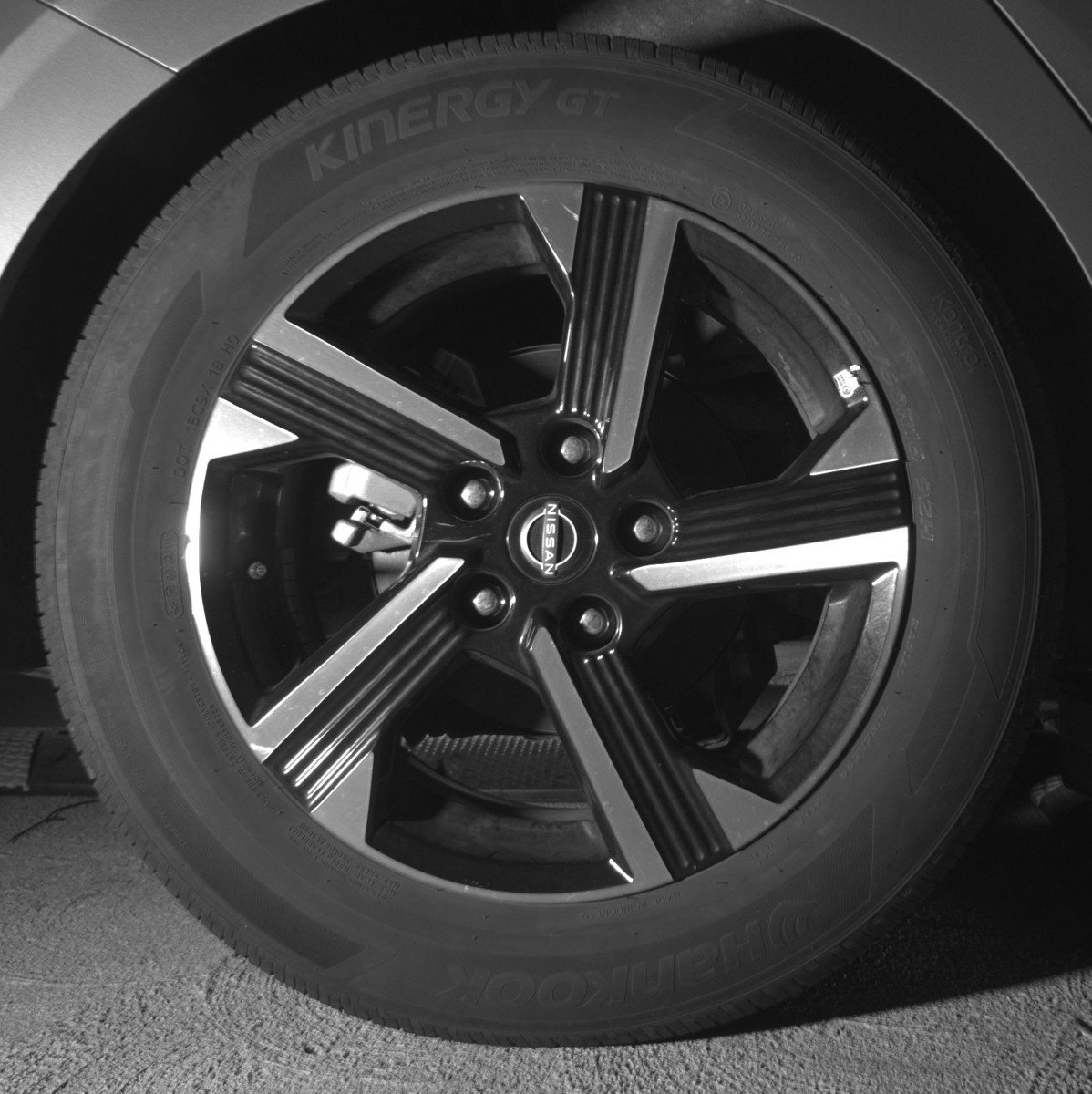 Used 2025 Nissan Sentra SV FWD image 15