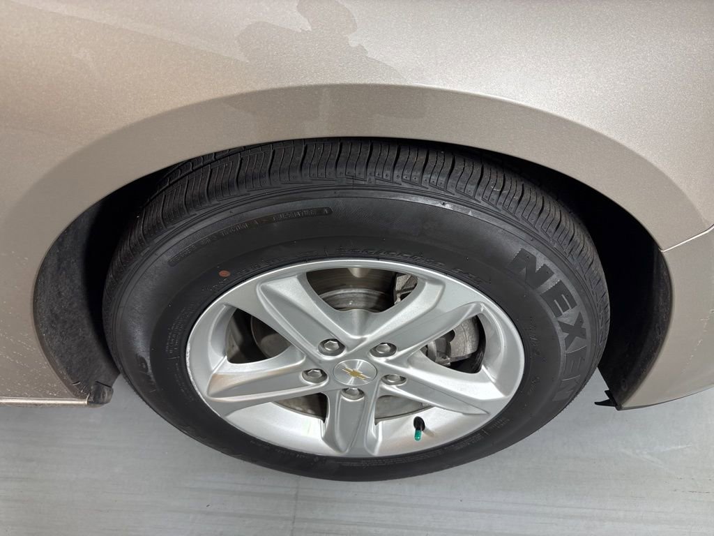 Used 2023 Chevrolet Malibu LT FWD image 12
