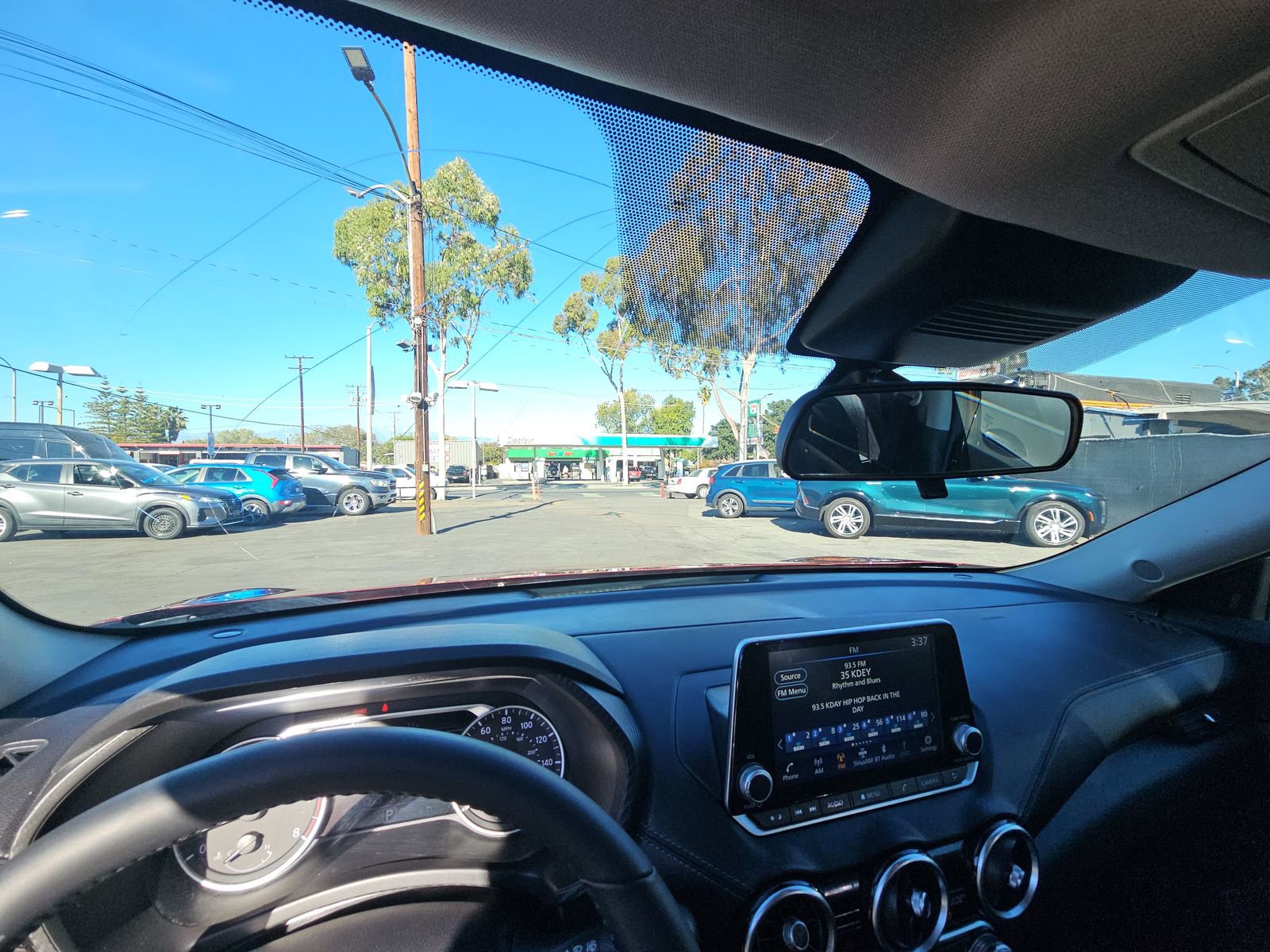 Used 2022 Nissan Sentra SV w/ Trunk Package image 11