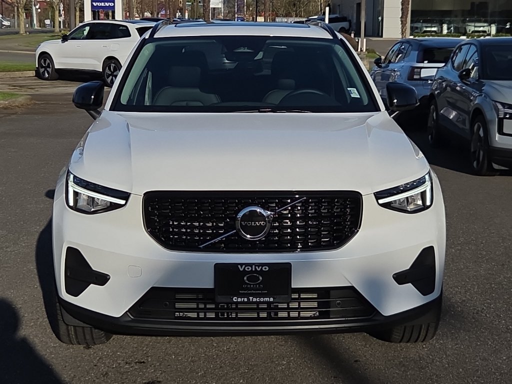 New 2026 Volvo XC40 B5 Core w/ Climate Package AWD/4WD image 11
