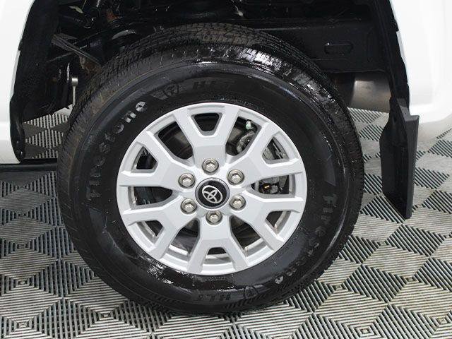 Certified 2024 Toyota Tacoma SR5 AWD/4WD image 16