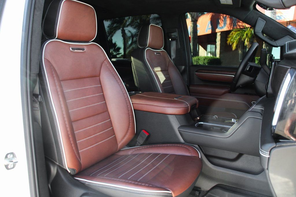 Used 2025 GMC Sierra 2500 Denali Ultimate image 49