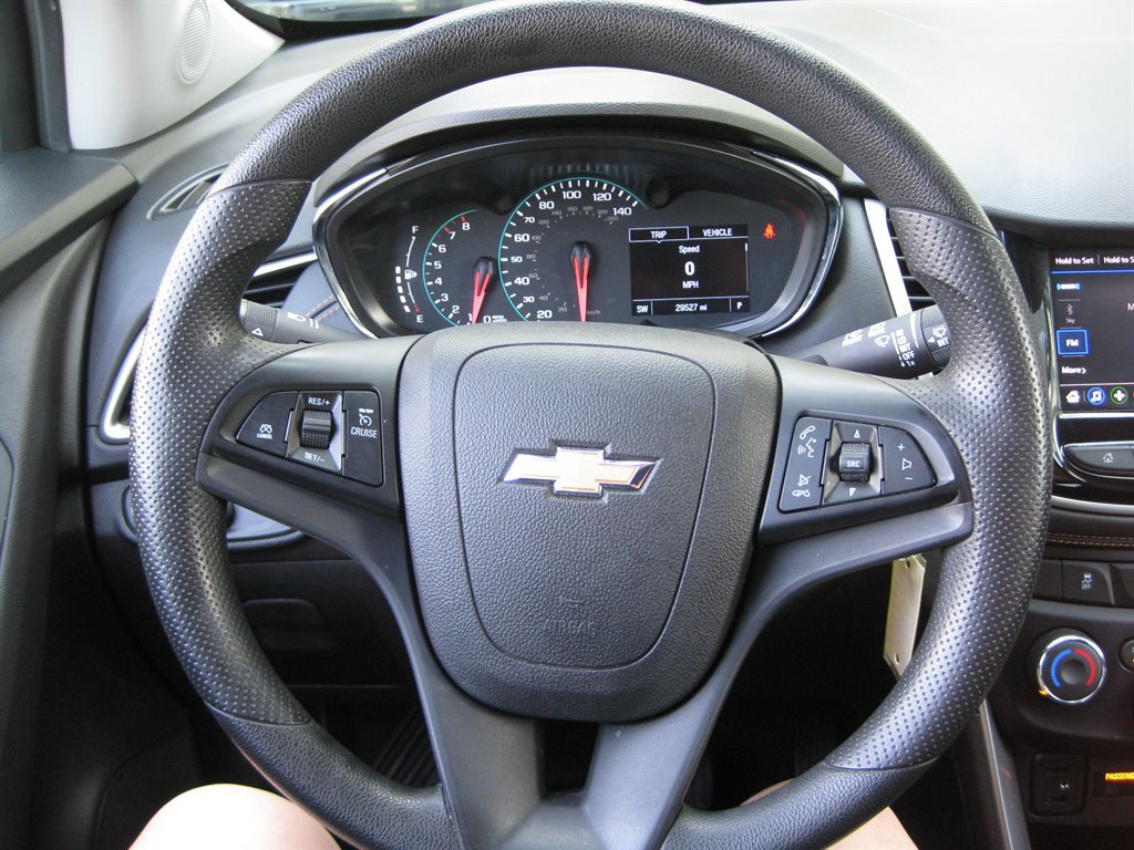 Used 2020 Chevrolet Trax LT image 11