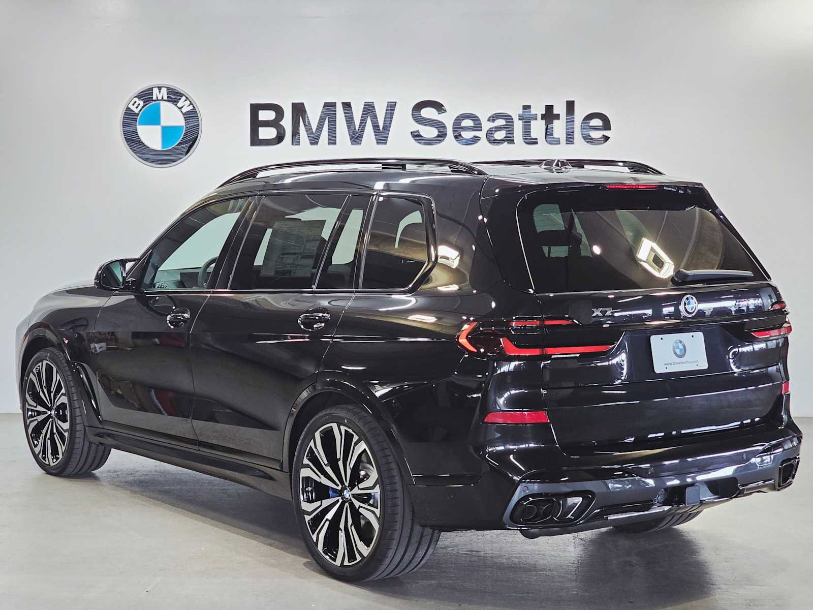 New 2026 BMW X7 M60i image 4