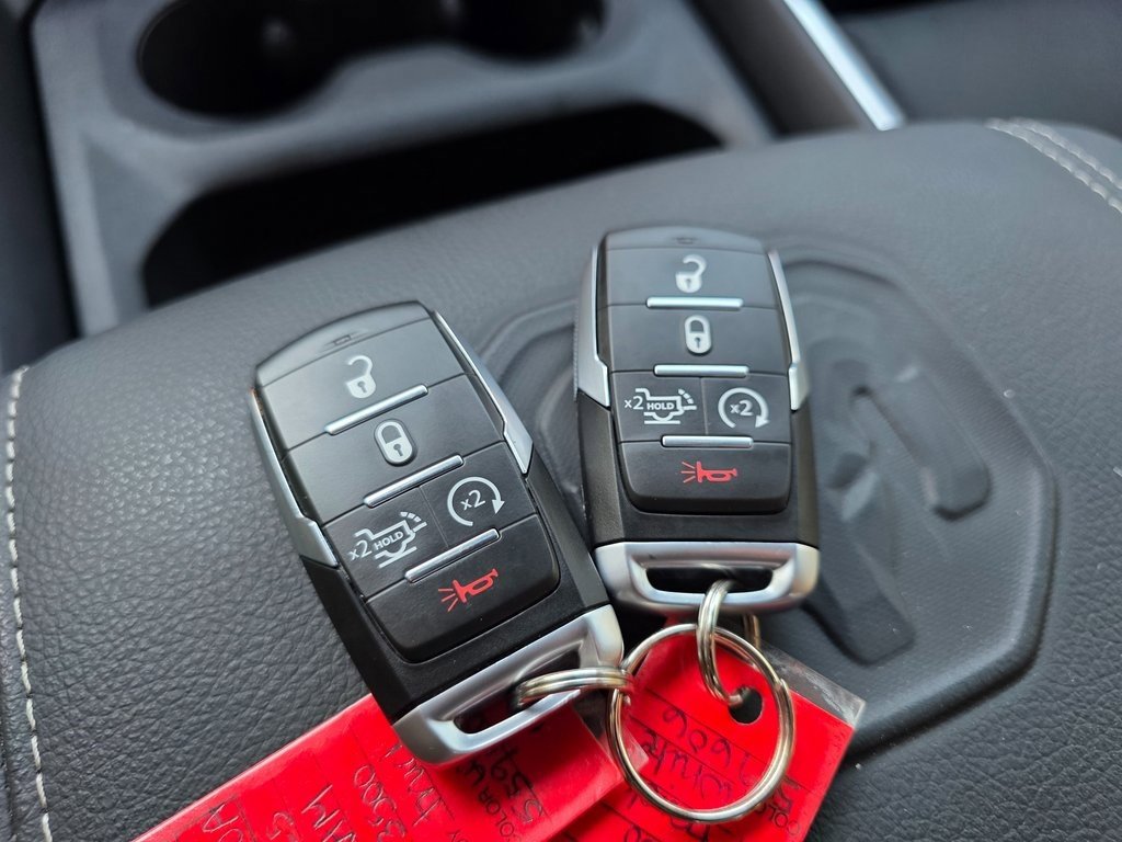 Used 2025 RAM 3500 Laramie image 33