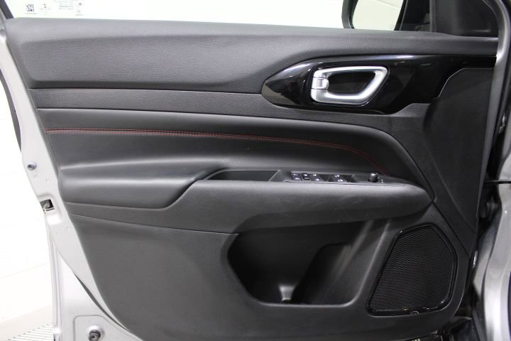 Used 2022 Jeep Compass Trailhawk image 18