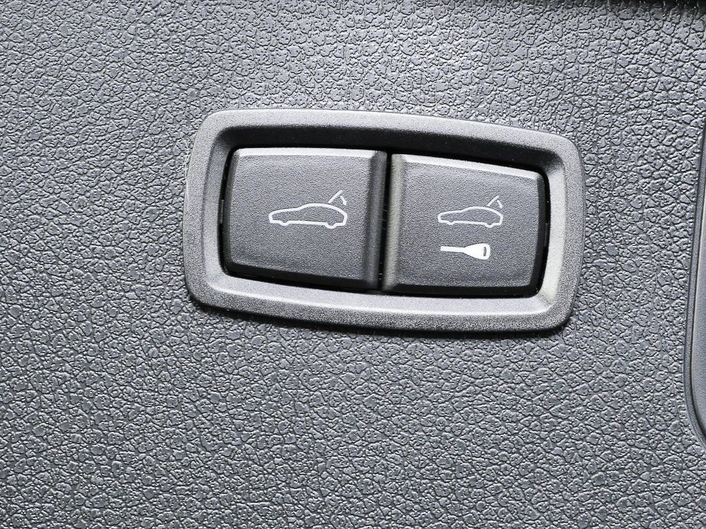 New 2026 Porsche Macan S image 33