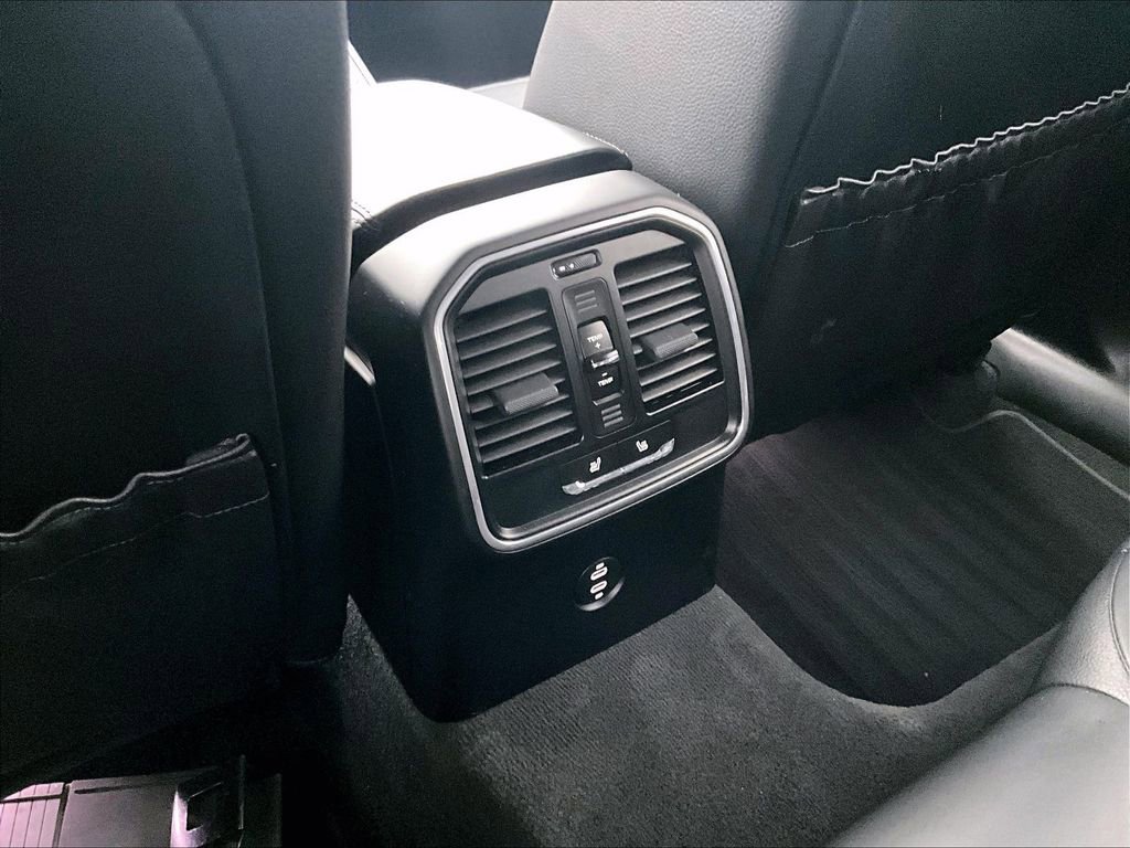 Used 2020 Porsche Macan image 28