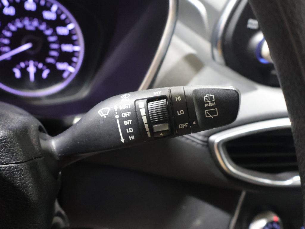 Used 2019 Hyundai Santa Fe SE AWD/4WD image 36