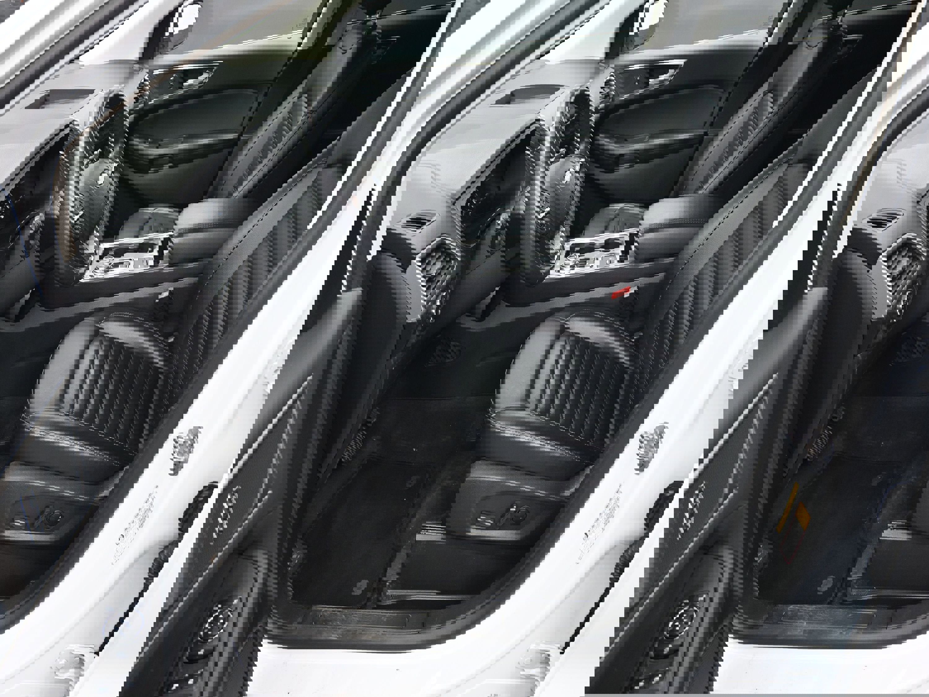 Used 2023 Ford Edge SEL image 18