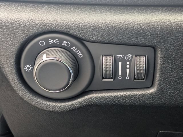 New 2027 Chrysler Pacifica Limited FWD image 16