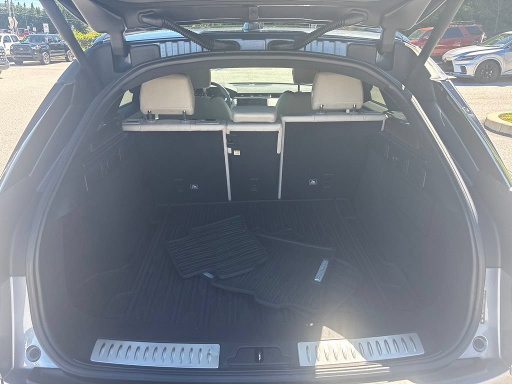 Used 2018 Land Rover Range Rover Velar R-Dynamic SE AWD/4WD image 5