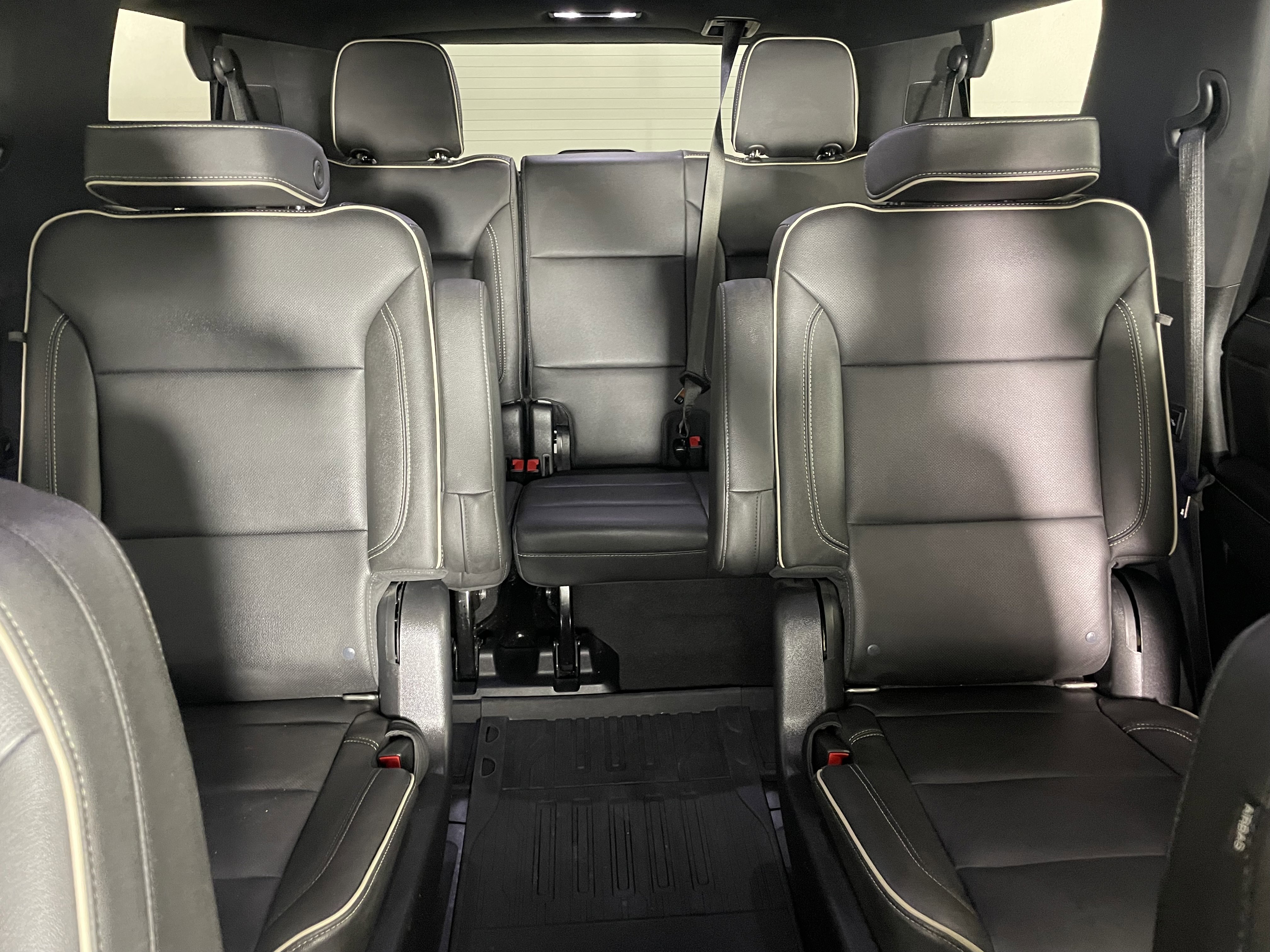 Used 2022 GMC Yukon SLT w/ SLT Luxury Package image 22