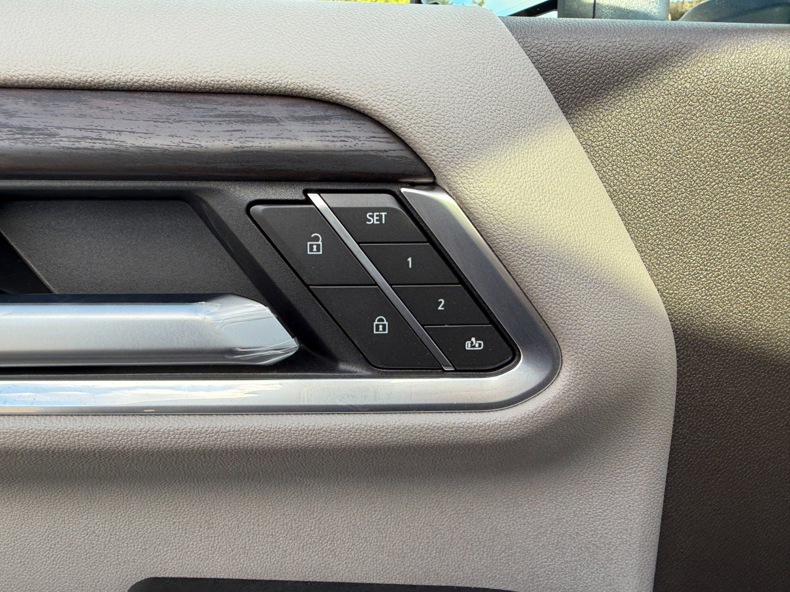 New 2026 GMC Sierra 2500 SLT w/ Max Trailering Package image 25