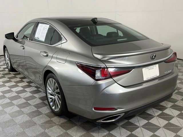 Used 2020 Lexus ES 350 w/ Accessory Package FWD image 4