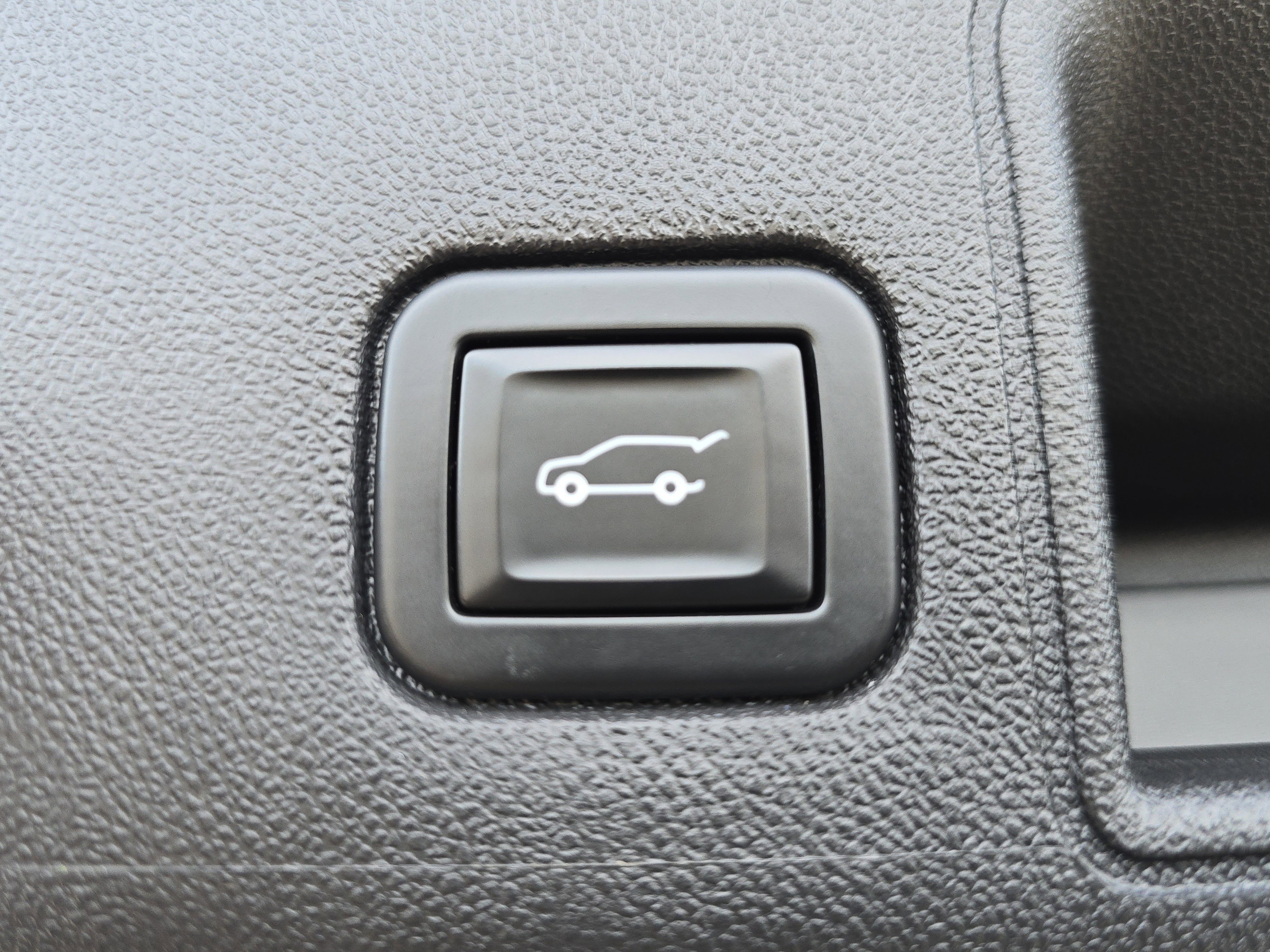 Used 2021 GMC Terrain SLE w/ Driver Convenience Package image 17