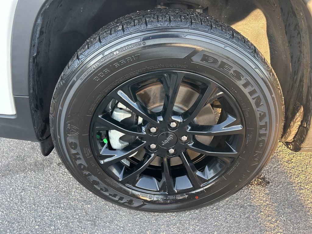 Used 2023 Jeep Cherokee Altitude Lux image 17