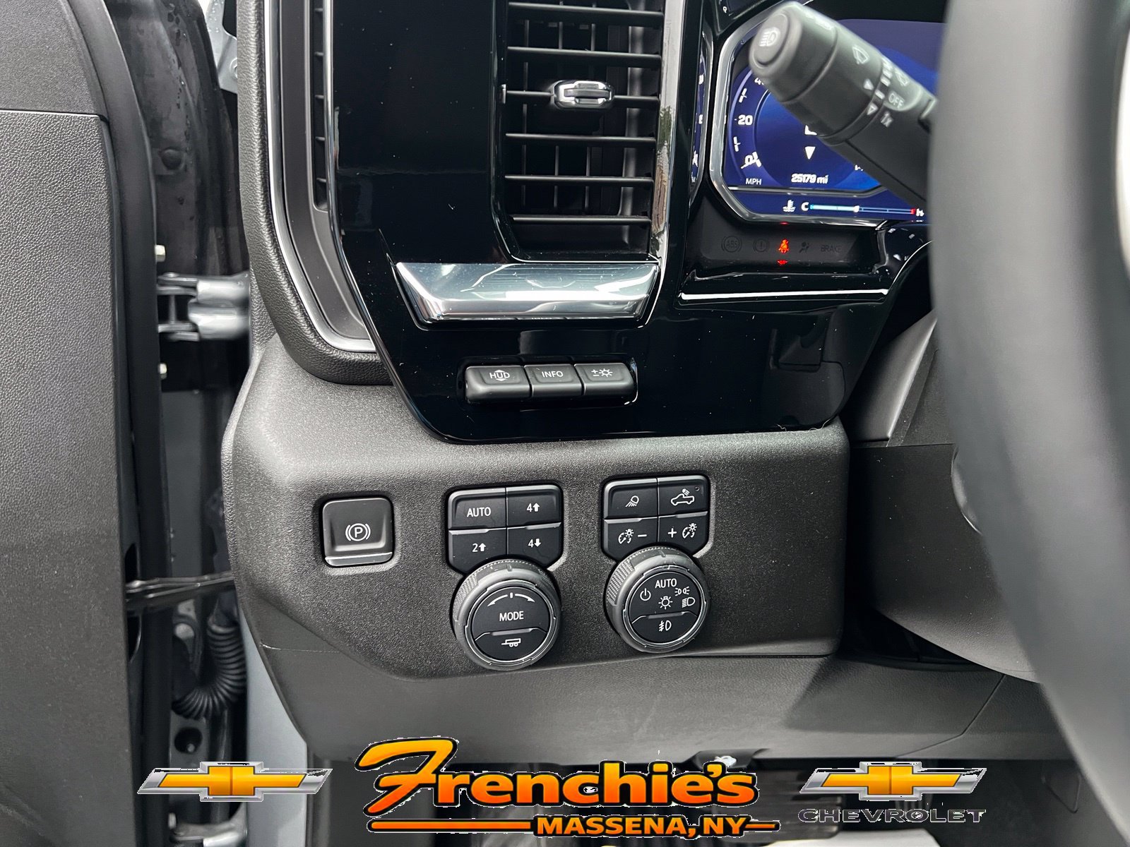 Used 2024 Chevrolet Silverado 1500 LTZ w/ LTZ Premium Package AWD/4WD image 12