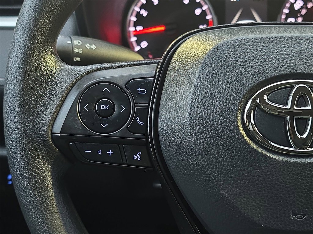 Used 2022 Toyota RAV4 LE image 20