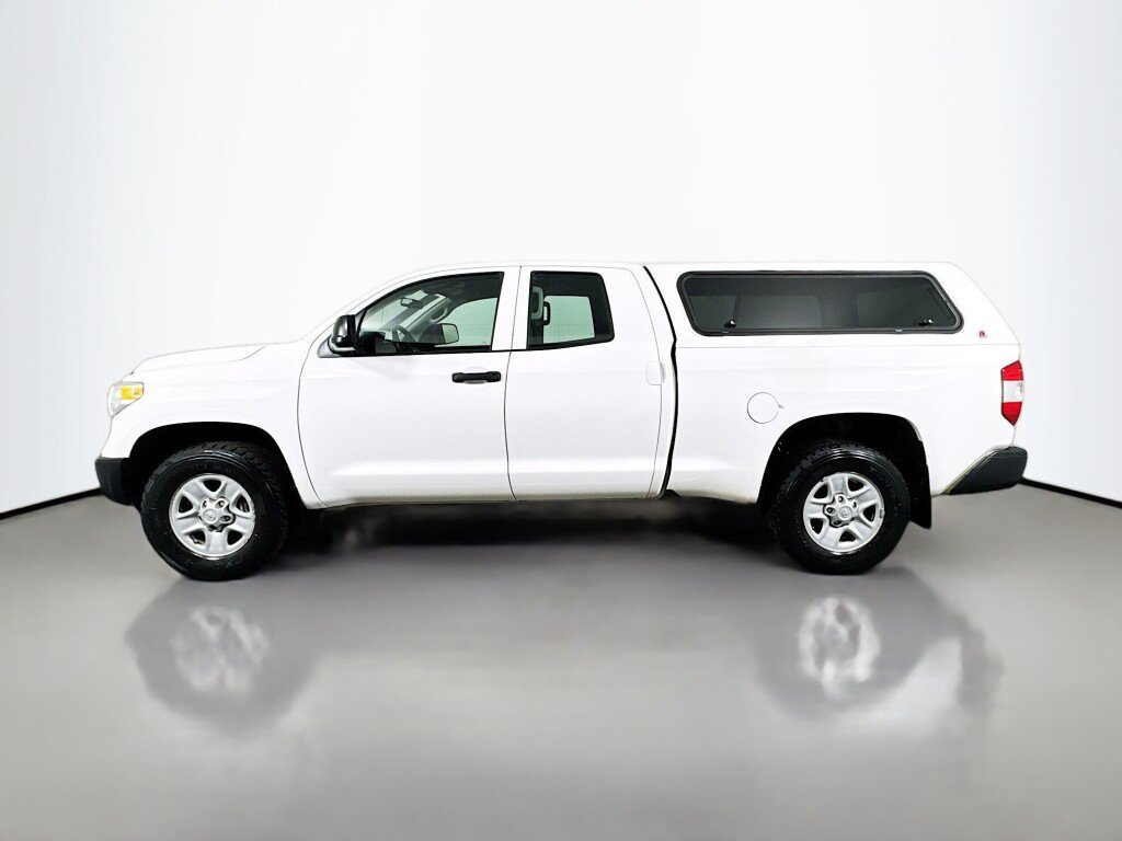 Used 2015 Toyota Tundra SR image 2