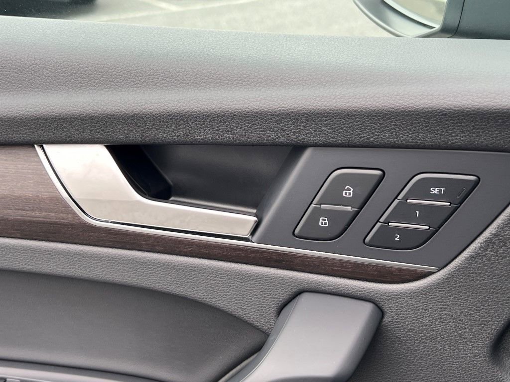 Certified 2025 Audi Q5 2.0T Premium Plus w/ Premium Plus Package image 37