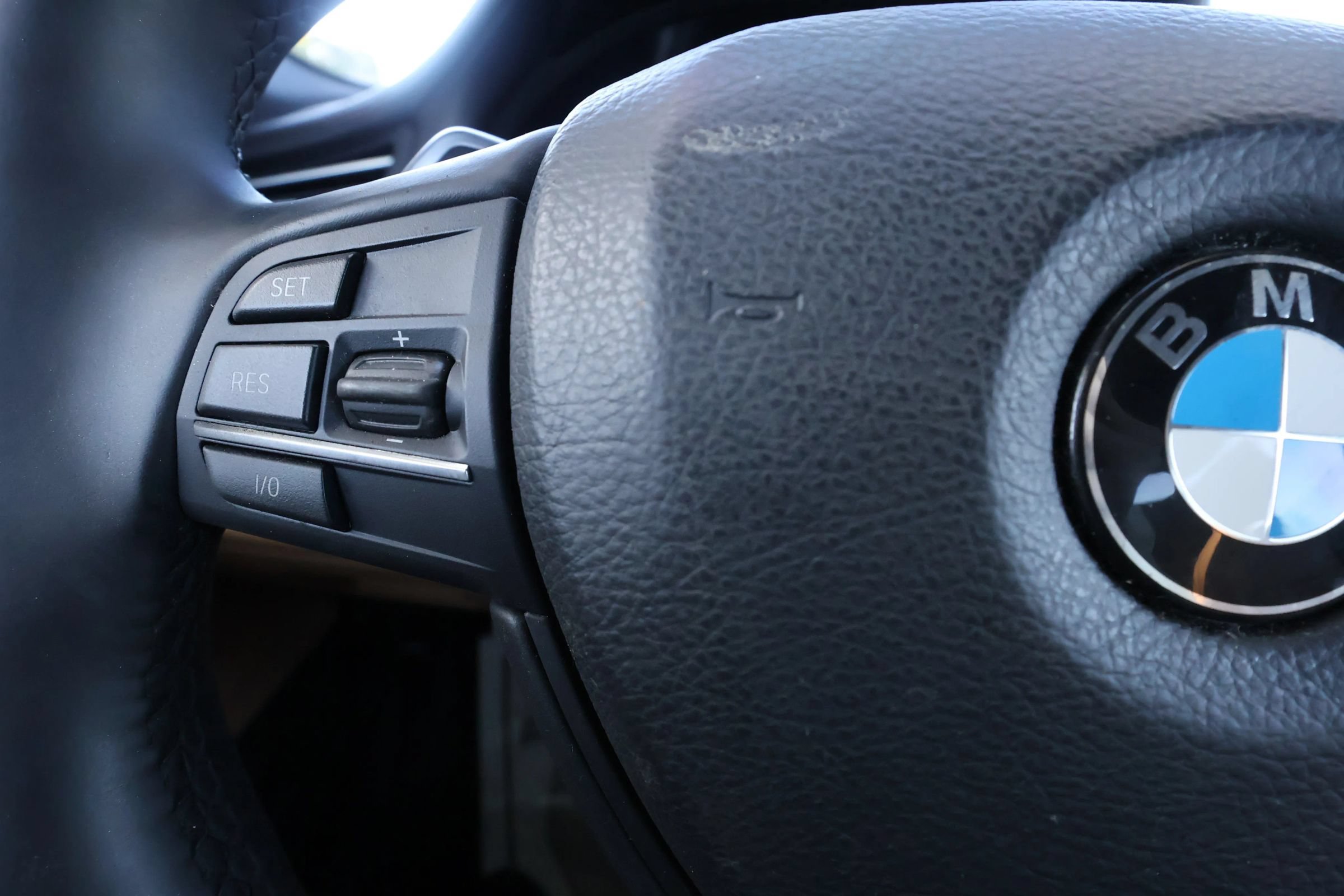 Used 2014 BMW 750Li RWD image 16