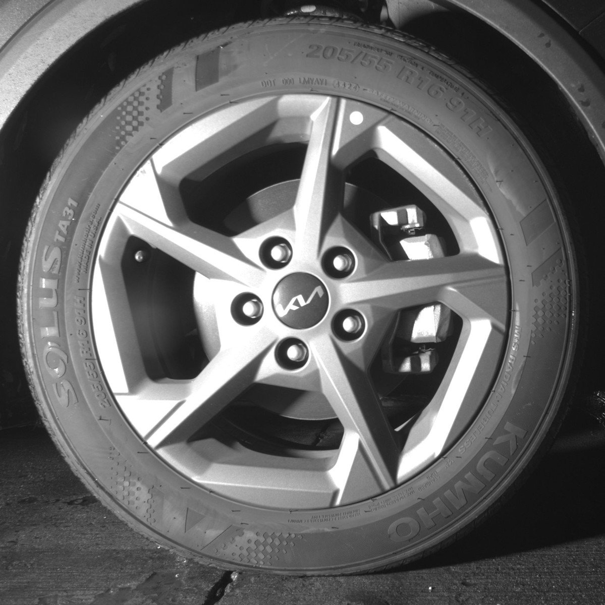 Used 2025 Kia K4 LXS image 13