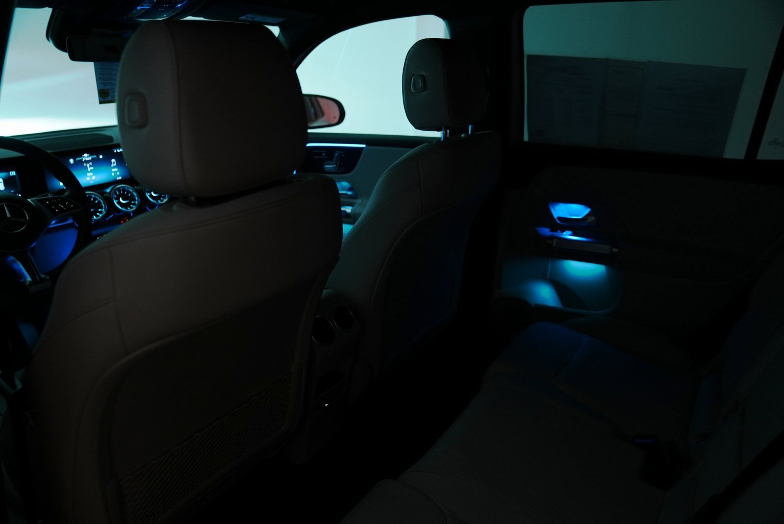 Used 2025 Mercedes-Benz GLB 250 4MATIC image 42