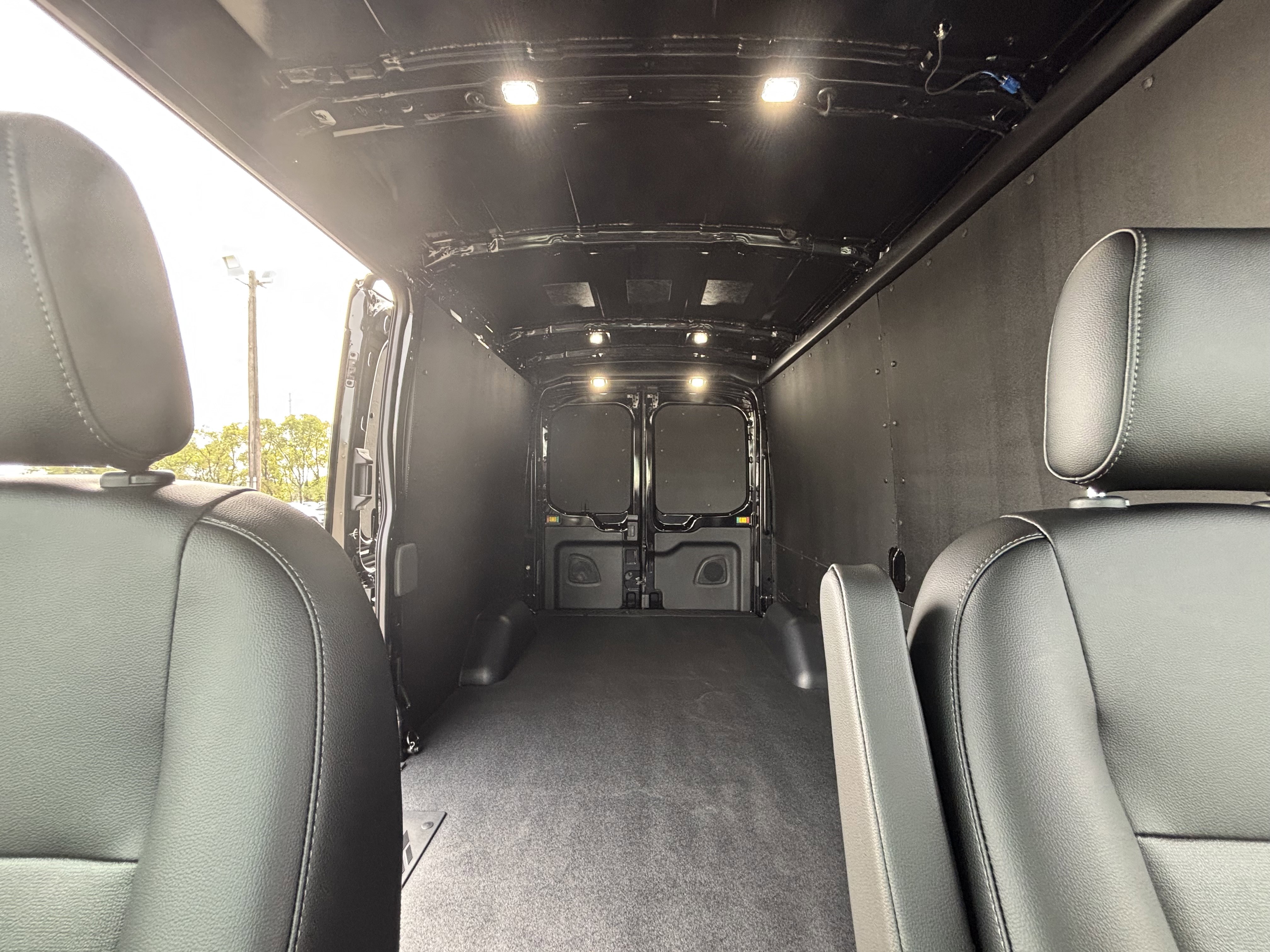 New 2025 Ford Transit 250 148 Medium Roof image 13