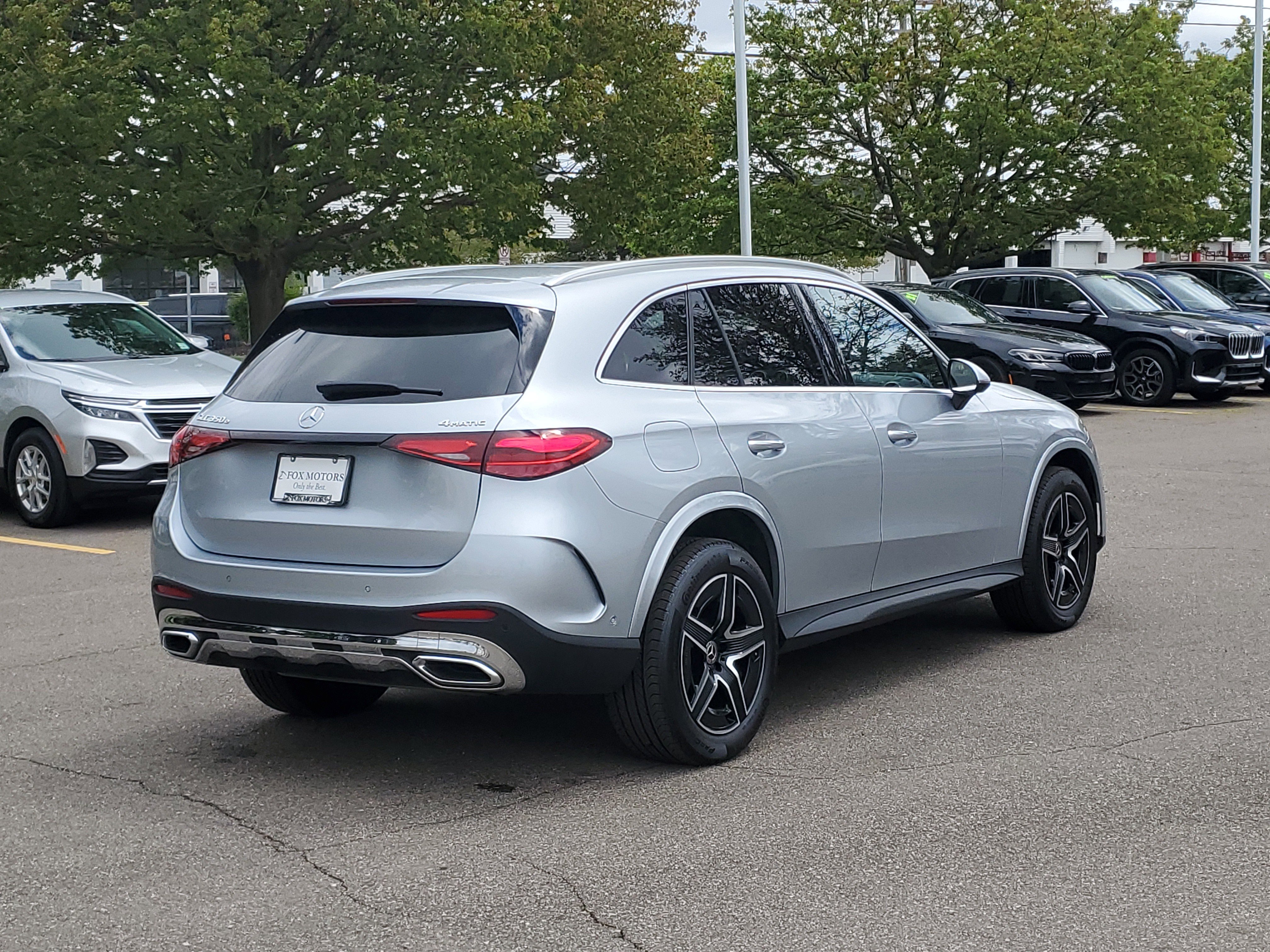 Used 2025 Mercedes-Benz GLC 350e 4MATIC image 3