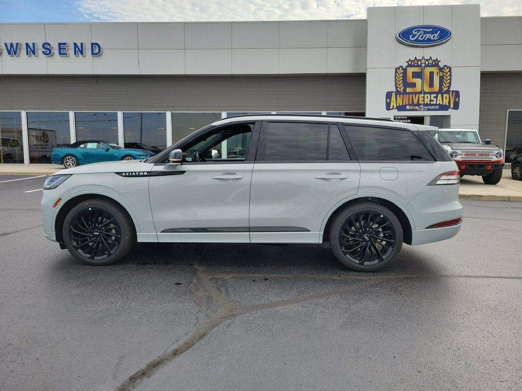 New 2027 Lincoln Aviator Reserve AWD/4WD image 7