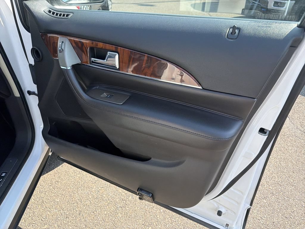 Used 2014 Lincoln MKX AWD w/ Equipment Group 102A image 14