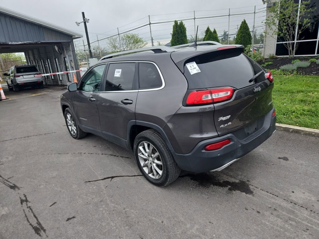 Used 2018 Jeep Cherokee Limited image 4