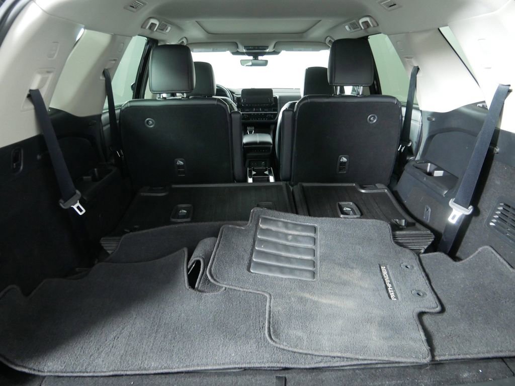 Used 2023 Nissan Pathfinder Platinum AWD/4WD image 17