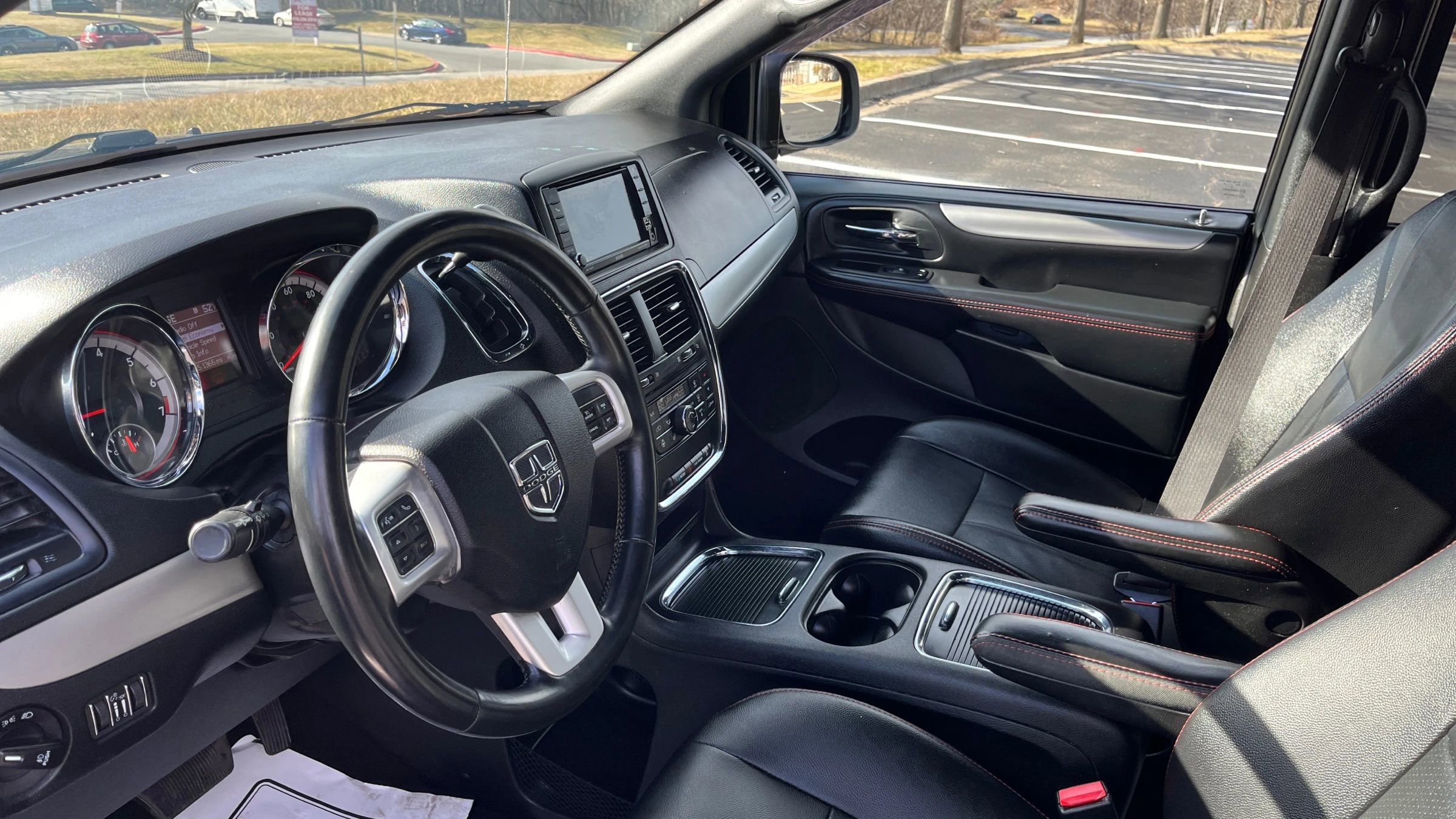 Used 2018 Dodge Grand Caravan SXT w/ Blacktop Package image 17