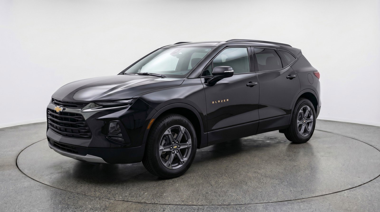 Used 2025 Chevrolet Blazer LT FWD image 3