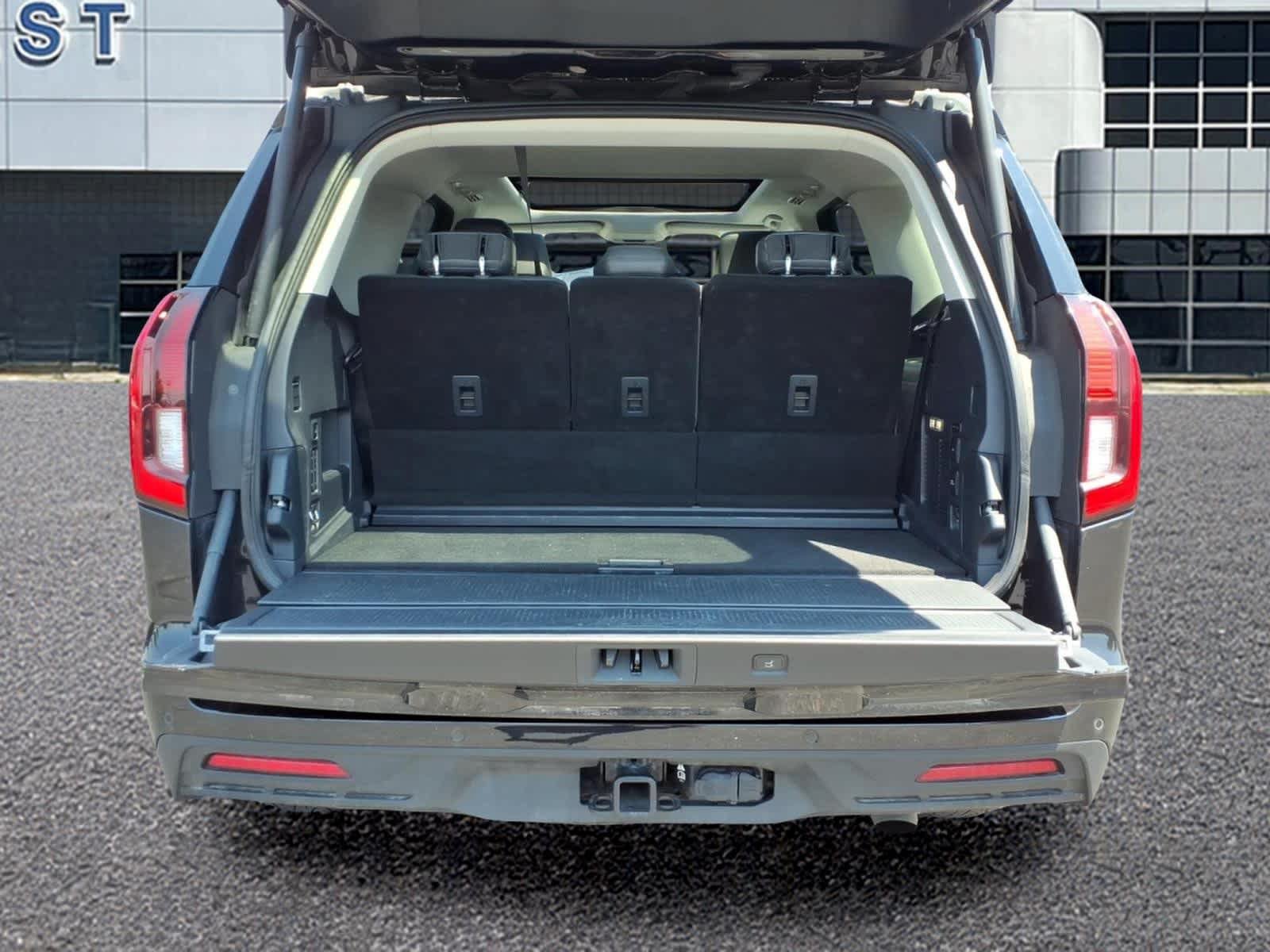 Used 2025 Ford Expedition Active AWD/4WD image 7