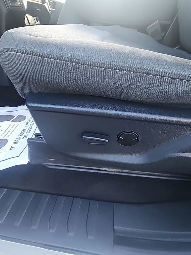 Used 2025 Ford F250 XLT image 15