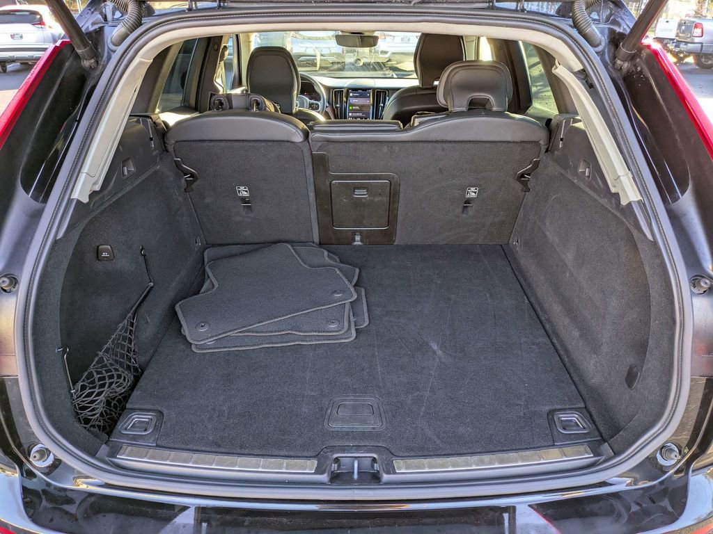 Used 2023 Volvo XC60 B5 Ultimate image 13