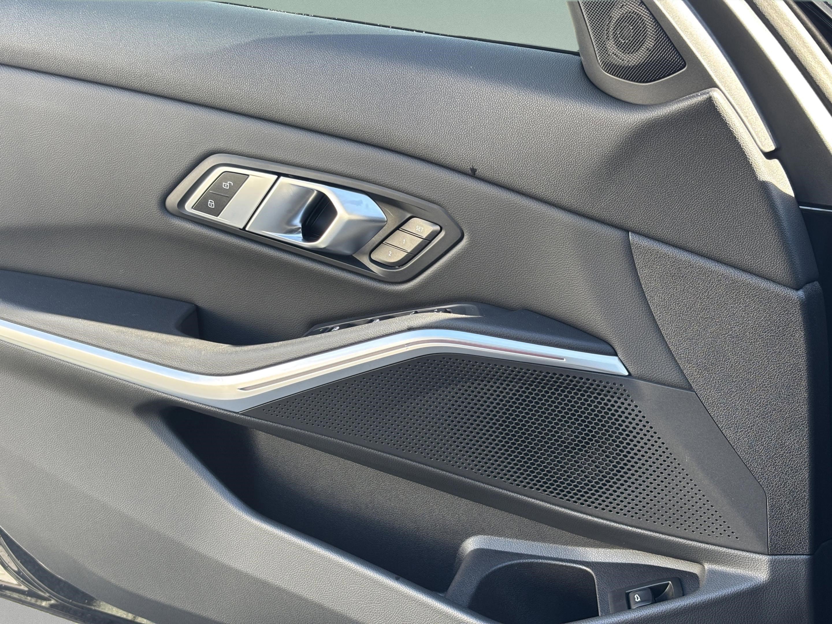 Used 2023 BMW 330i Sedan w/ M Sport Package image 18