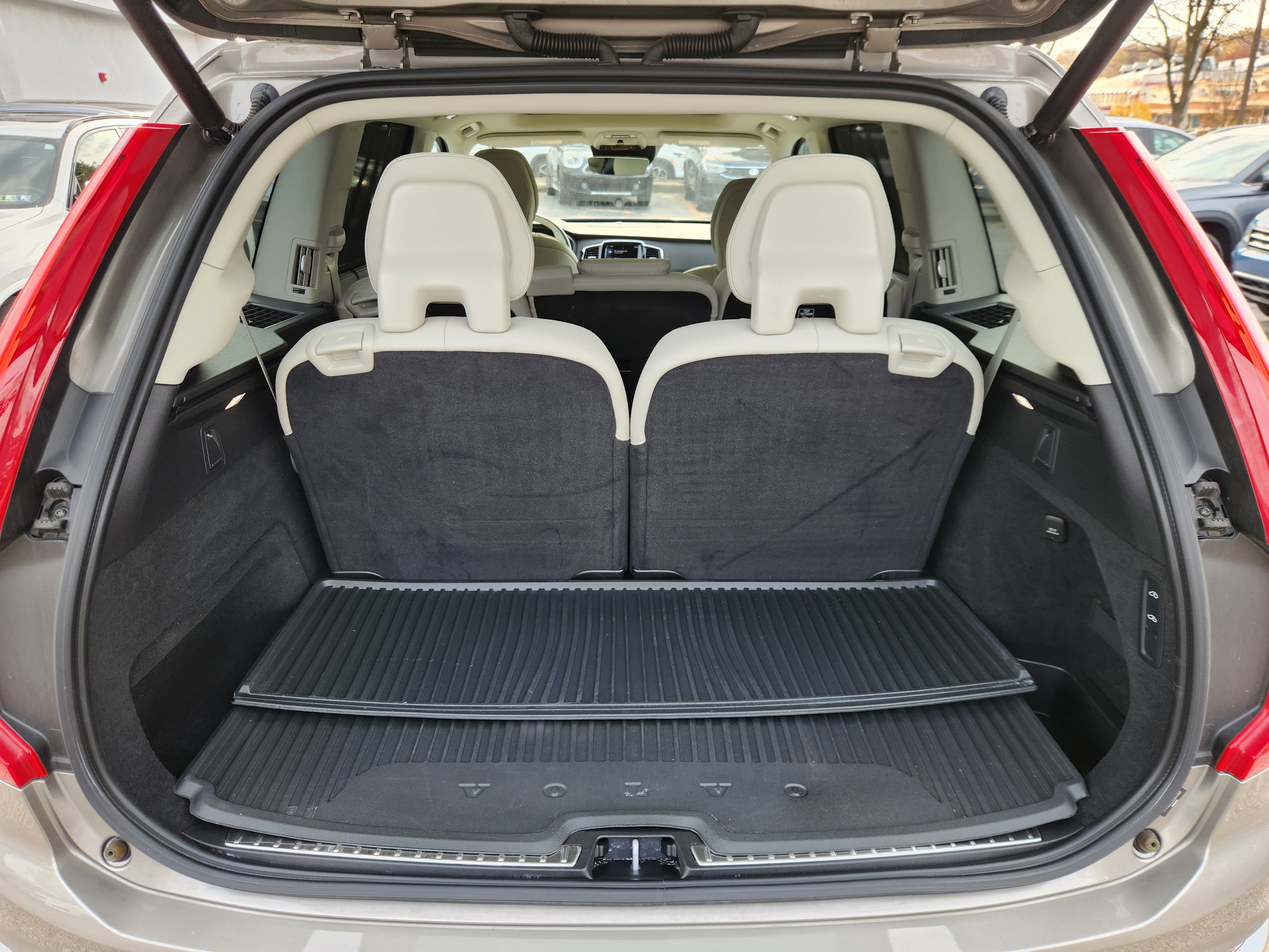 Used 2022 Volvo XC90 T6 Inscription w/ Advanced Package image 21