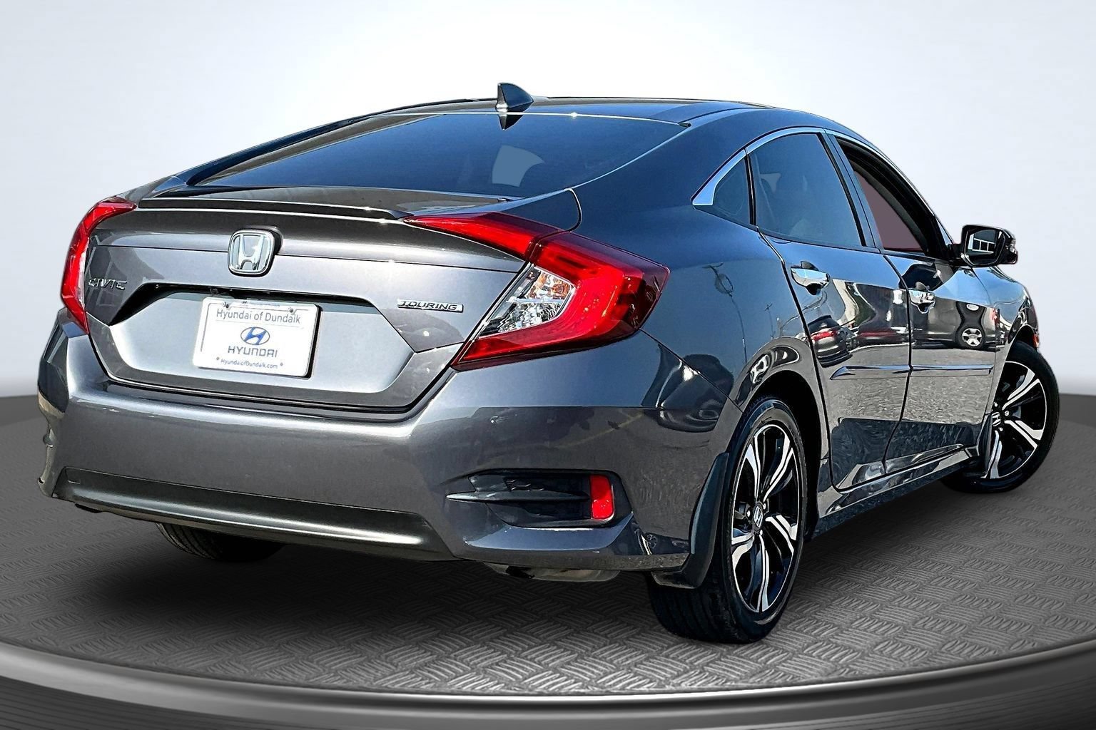 Used 2018 Honda Civic Touring image 6