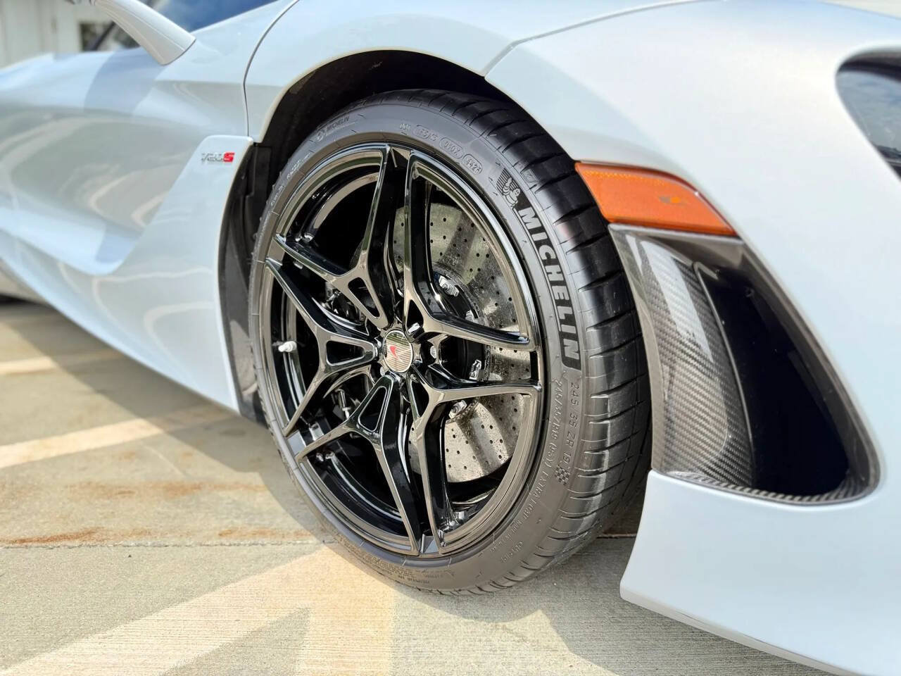 Used 2018 McLaren 720S RWD image 29