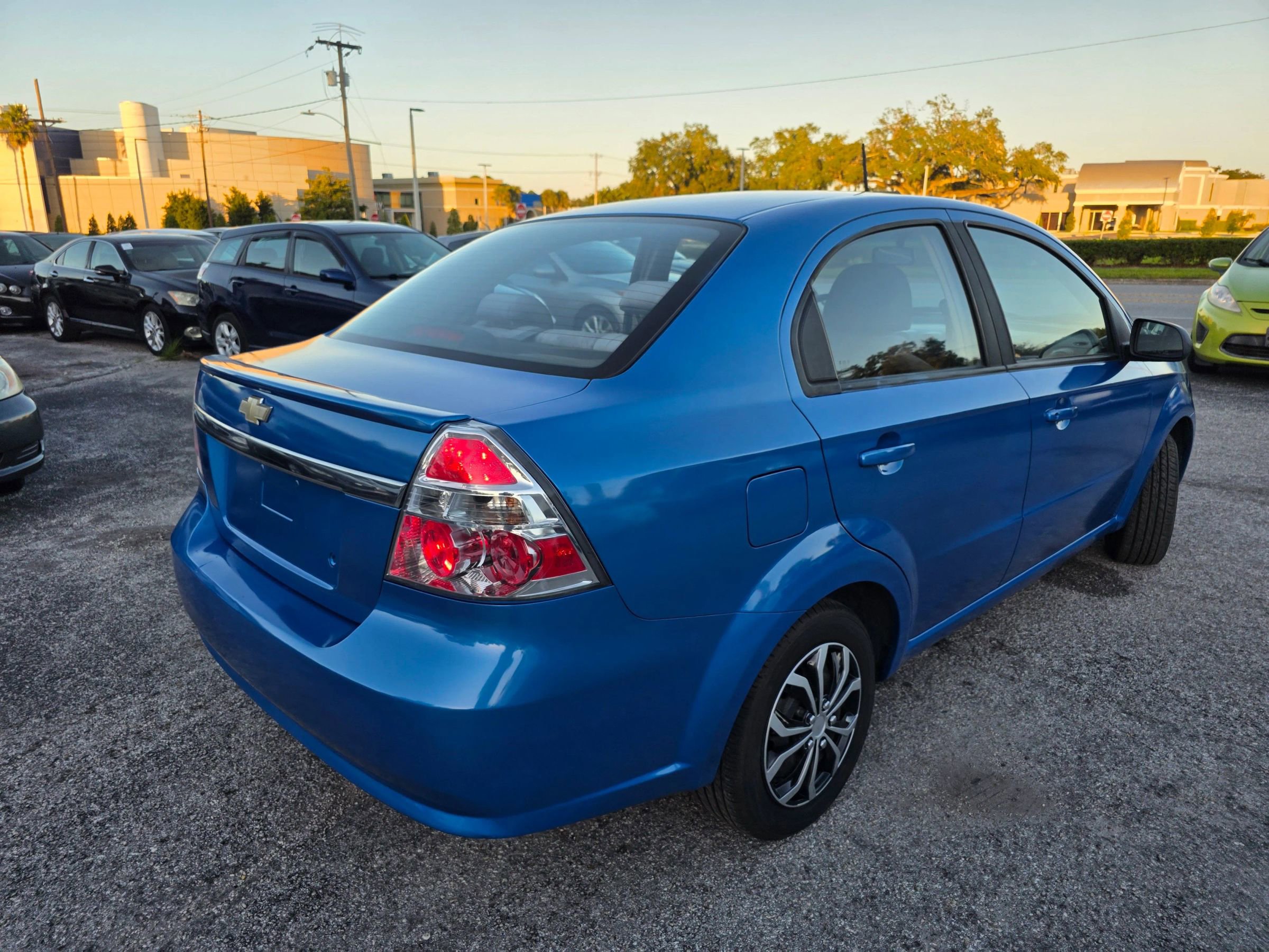 Used 2010 Chevrolet Aveo LT w/ Power and Convenience Package image 7