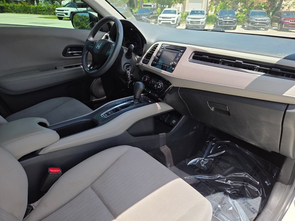 Used 2017 Honda HR-V LX image 14