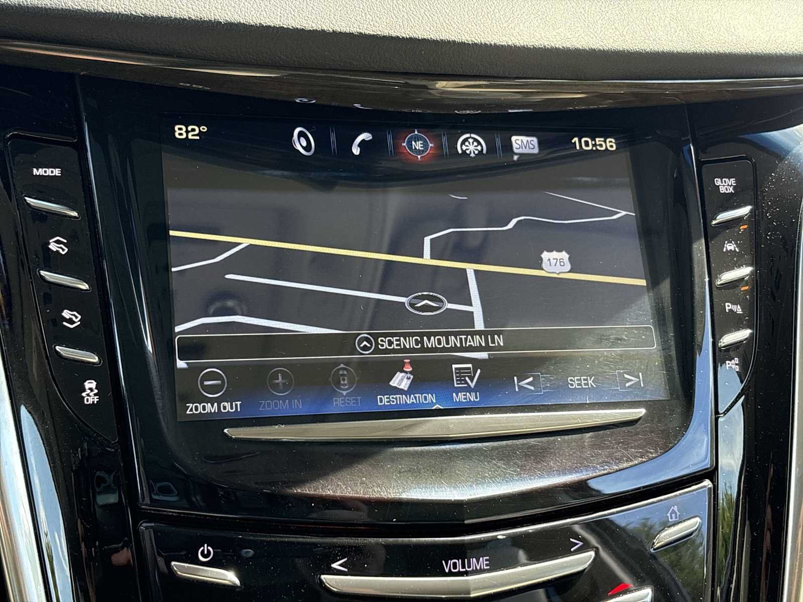Used 2019 Cadillac Escalade ESV Luxury AWD/4WD image 14
