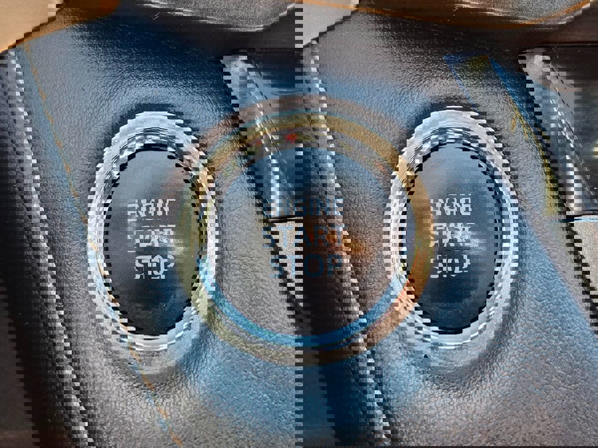 Used 2015 Toyota RAV4 Limited image 34