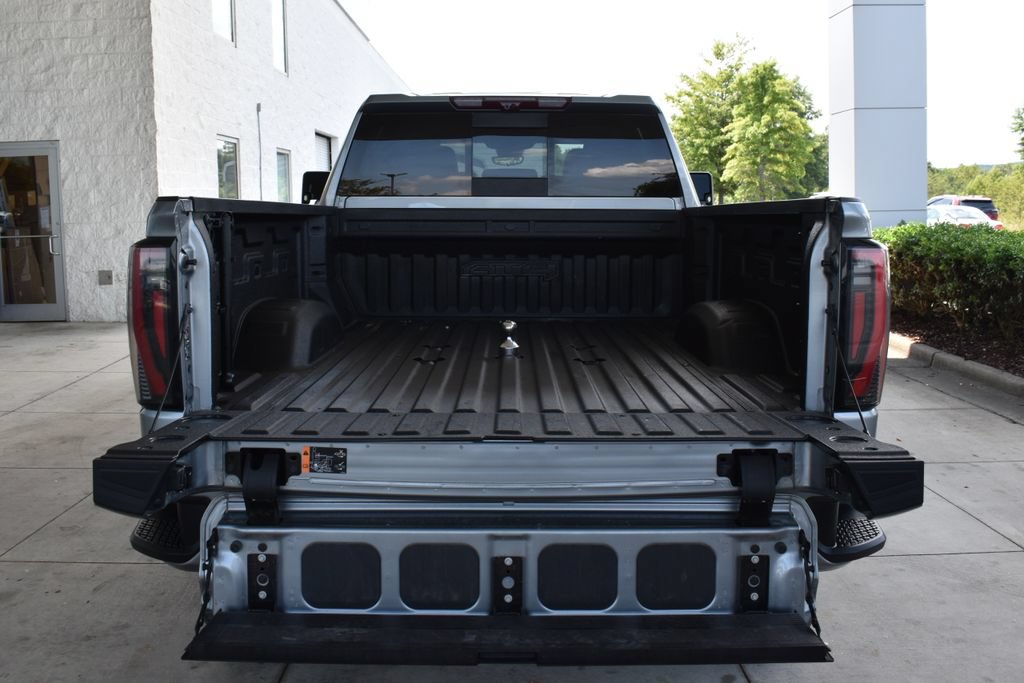 Used 2024 GMC Sierra 2500 AT4 w/ AT4 Premium Plus Package AWD/4WD image 12
